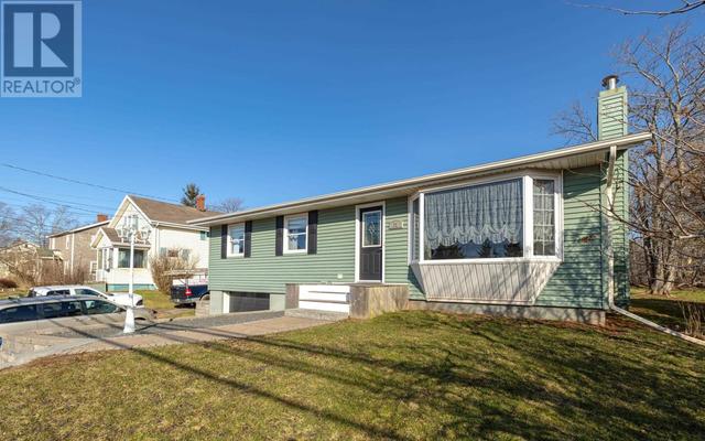 25 Kirkwood Drive, House detached with 3 bedrooms, 1 bathrooms and null parking in Charlottetown PE | Image 3