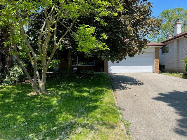 6 Doverwood   Main Flr Crt, House detached with 3 bedrooms, 1 bathrooms and 4 parking in Toronto ON | Image 2
