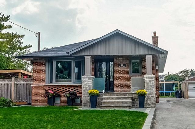 15 Joanna Dr, House detached with 3 bedrooms, 2 bathrooms and 6 parking in Toronto ON | Image 1
