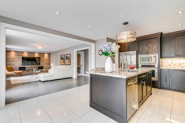 1378 Bayshire Dr, House detached with 5 bedrooms, 5 bathrooms and 4 parking in Oakville ON | Image 6