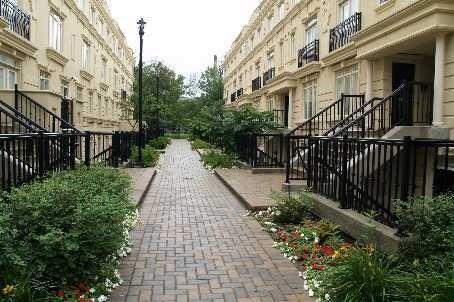Th32 - 88 Carr St, Townhouse with 2 bedrooms, 1 bathrooms and 1 parking in Toronto ON | Image 1