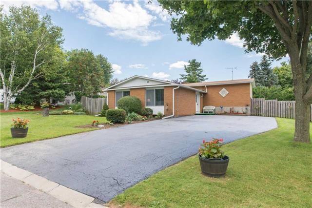 80 Davids Cres, House detached with 3 bedrooms, 1 bathrooms and 6 parking in Clarington ON | Image 1