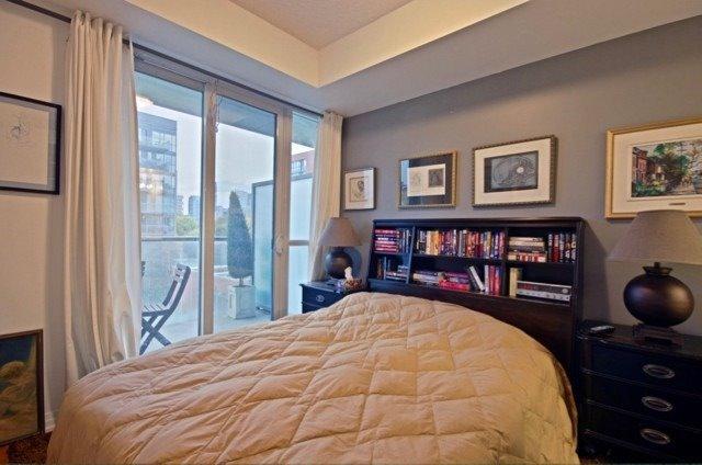 527 - 25 Cole St, Condo with 2 bedrooms, 2 bathrooms and 1 parking in Toronto ON | Image 6