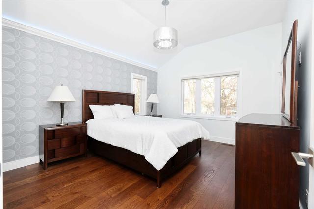 8 Thames Ave, House detached with 4 bedrooms, 4 bathrooms and 4 parking in Toronto ON | Image 6