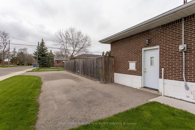 116 Sunrise Dr, House detached with 3 bedrooms, 2 bathrooms and 4 parking in Hamilton ON | Image 3