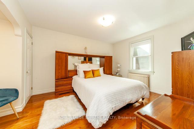 187 Cameron Ave, House detached with 2 bedrooms, 2 bathrooms and 4 parking in Toronto ON | Image 4