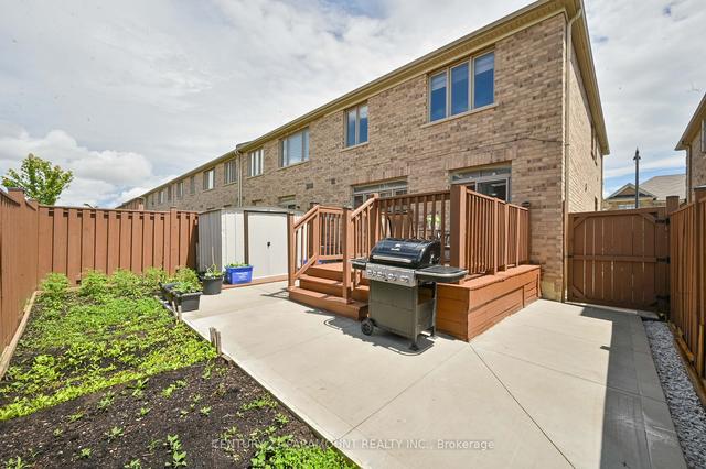 14 Yellowknife Rd, House attached with 4 bedrooms, 4 bathrooms and 4 parking in Brampton ON | Image 14