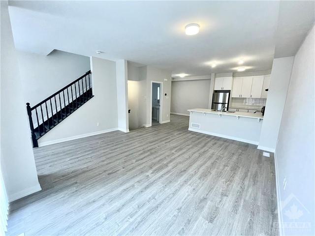 318 Parallax Private, Townhouse with 4 bedrooms, 3 bathrooms and 2 parking in Ottawa ON | Image 9