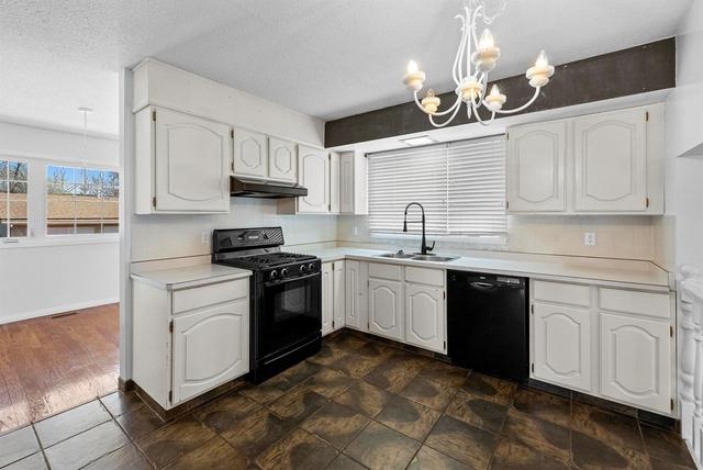 4213 63 Street, House detached with 4 bedrooms, 2 bathrooms and 1 parking in Camrose AB | Image 6