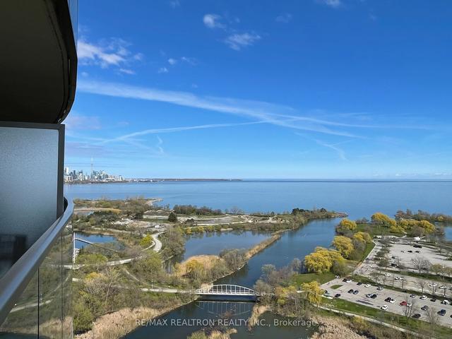 2402 - 2230 Lake Shore Blvd W, Condo with 2 bedrooms, 1 bathrooms and 1 parking in Toronto ON | Image 4