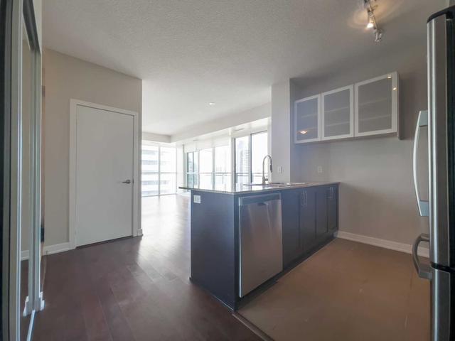 1402 - 4070 Confederation Pkwy, Condo with 2 bedrooms, 2 bathrooms and 1 parking in Mississauga ON | Image 5