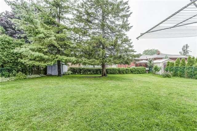 166 Delmar Dr, House detached with 3 bedrooms, 2 bathrooms and 3 parking in Hamilton ON | Image 17