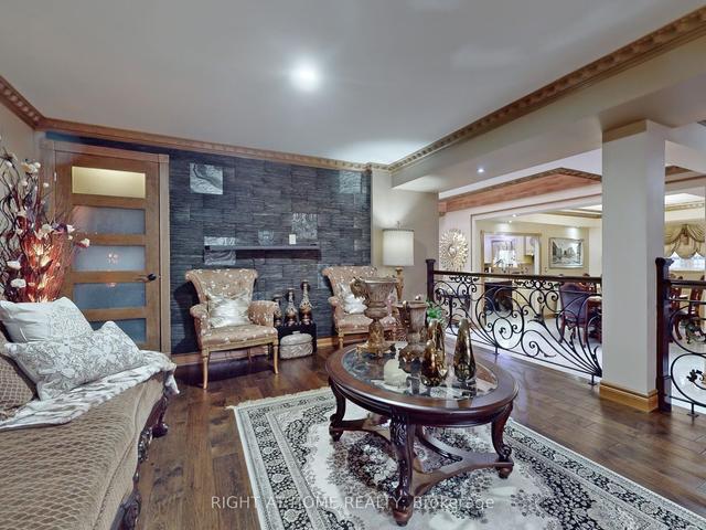 60 Rosemount Dr, House detached with 5 bedrooms, 7 bathrooms and 4 parking in Toronto ON | Image 23