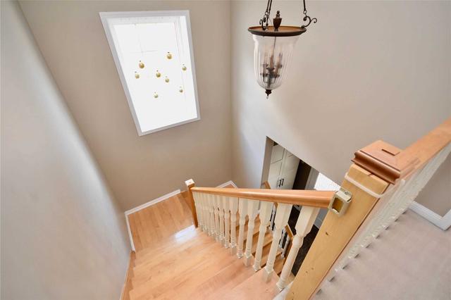 65 Westminster Circ, House detached with 4 bedrooms, 3 bathrooms and 4 parking in Barrie ON | Image 7
