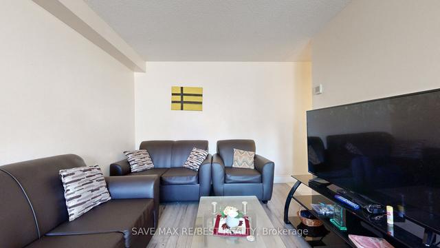4 - 375 Pioneer Dr, Townhouse with 3 bedrooms, 3 bathrooms and 1 parking in Kitchener ON | Image 3