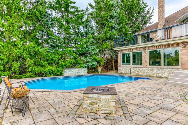 2093 Country Club Dr, House detached with 5 bedrooms, 4 bathrooms and 6 parking in Burlington ON | Image 35