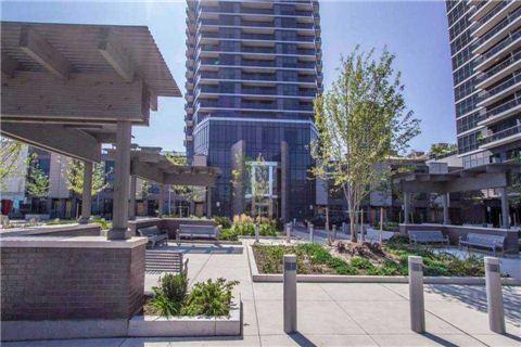 2005 - 9 Valhalla Inn Rd, Condo with 1 bedrooms, 1 bathrooms and 1 parking in Toronto ON | Image 3