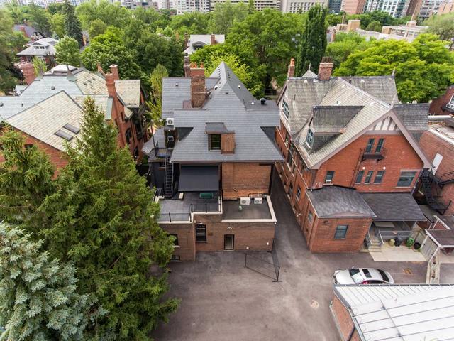 18 Elm Ave, House detached with 7 bedrooms, 5 bathrooms and 5 parking in Toronto ON | Image 35