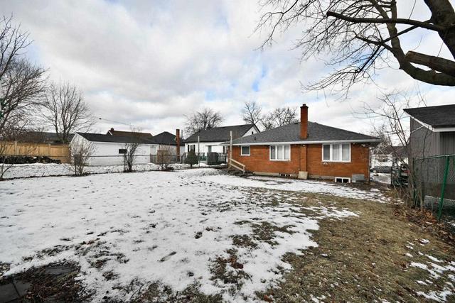 235 Tresane St, House detached with 3 bedrooms, 2 bathrooms and 2 parking in Oshawa ON | Image 19