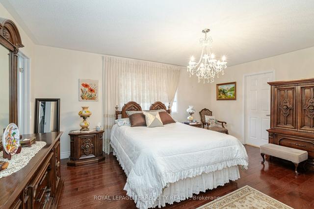 1330 Marshall Cres, House detached with 4 bedrooms, 6 bathrooms and 3 parking in Milton ON | Image 3