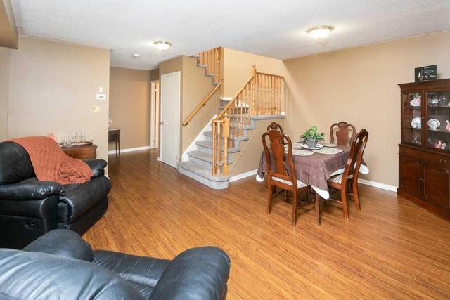 131 Saddletree Tr, House semidetached with 3 bedrooms, 2 bathrooms and 3 parking in Brampton ON | Image 5