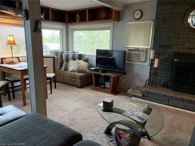 9 Lakeshore Boulevard S, House detached with 2 bedrooms, 1 bathrooms and 4 parking in South Bruce Peninsula ON | Image 37