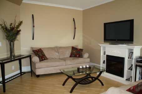 lph1 - 62 Suncrest Blvd, Condo with 2 bedrooms, 2 bathrooms and null parking in Markham ON | Image 2
