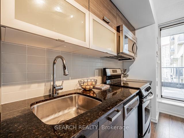 910 - 68 Abell St, Condo with 1 bedrooms, 1 bathrooms and 1 parking in Toronto ON | Image 2