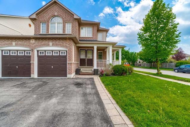 21 Solmar Ave, House detached with 3 bedrooms, 4 bathrooms and 6 parking in Whitby ON | Card Image