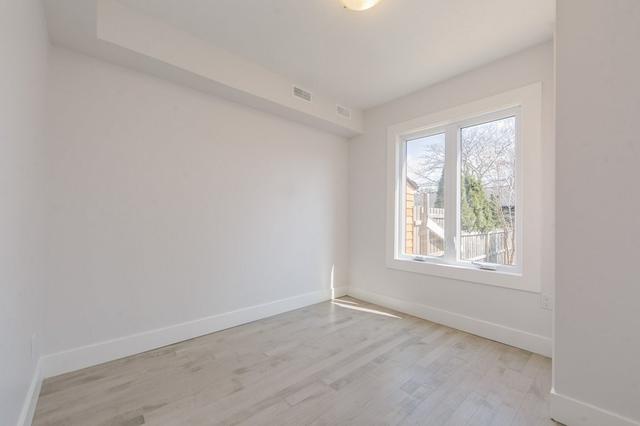 unit #2 - 379 St Clarens Ave, House attached with 2 bedrooms, 1 bathrooms and 1 parking in Toronto ON | Image 6