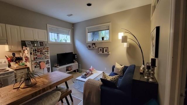 bsmt - 71 Dell Park Ave, House detached with 1 bedrooms, 1 bathrooms and 1 parking in Toronto ON | Image 2