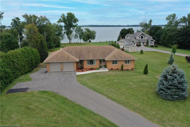 1057 Clonmere Crescent, House detached with 4 bedrooms, 3 bathrooms and 7 parking in Greater Napanee ON | Image 1