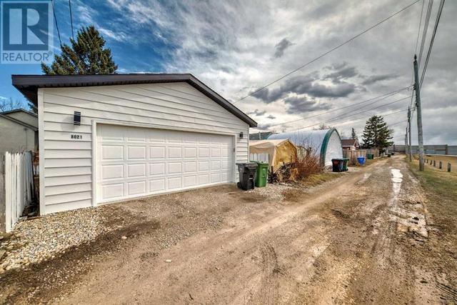 8021 24 Street Se, House detached with 2 bedrooms, 1 bathrooms and 4 parking in Calgary AB | Image 30