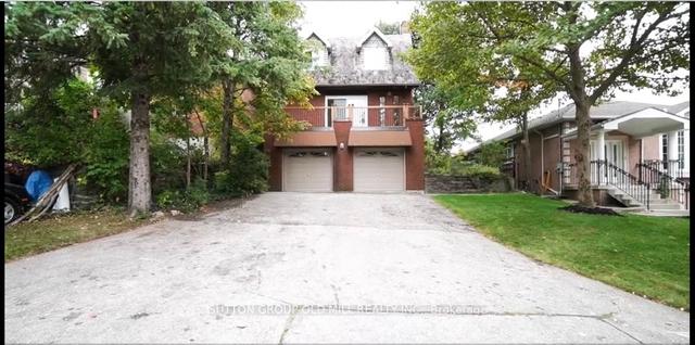19 Cardell Ave, House detached with 4 bedrooms, 2 bathrooms and 8 parking in Toronto ON | Image 3