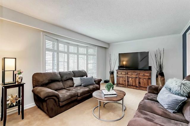 2422 Mount Forest Dr, House detached with 3 bedrooms, 1 bathrooms and 3 parking in Burlington ON | Image 12