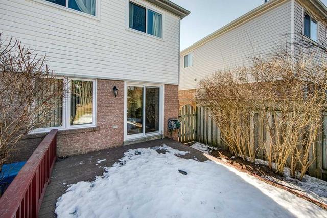 2899 Westbury Crt, House semidetached with 3 bedrooms, 2 bathrooms and 4 parking in Mississauga ON | Image 28