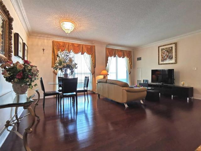 Lph8 - 60 South Town Centre Blvd, Condo with 2 bedrooms, 2 bathrooms and 1 parking in Markham ON | Image 1