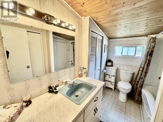 942 Green Lake S Road, House detached with 3 bedrooms, 1 bathrooms and null parking in Thompson Nicola E (Bonaparte Plateau) BC | Image 18