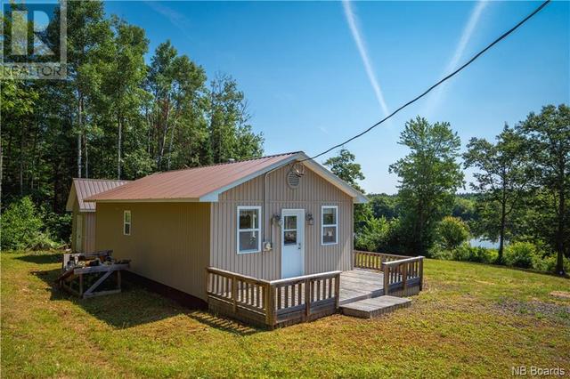 303 Pleasant Drive, Home with 2 bedrooms, 1 bathrooms and null parking in Chipman NB | Image 5
