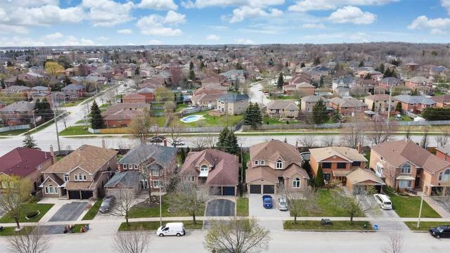 85 Cityview Circ, House detached with 2 bedrooms, 4 bathrooms and 4 parking in Barrie ON | Image 35