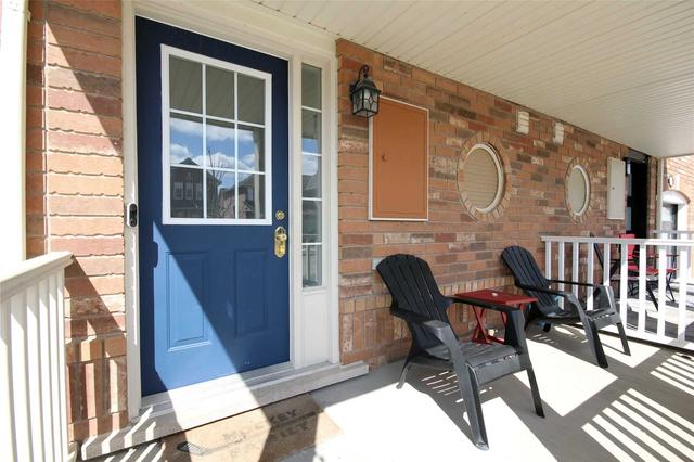807 Gazley Circ, House attached with 3 bedrooms, 2 bathrooms and 3 parking in Milton ON | Image 12