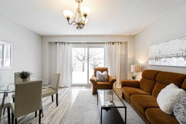2445 Stefi Tr, House attached with 3 bedrooms, 2 bathrooms and 3 parking in Oakville ON | Image 2