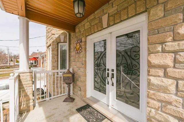 875 St Clarens Ave, House detached with 3 bedrooms, 5 bathrooms and 4 parking in Toronto ON | Image 31
