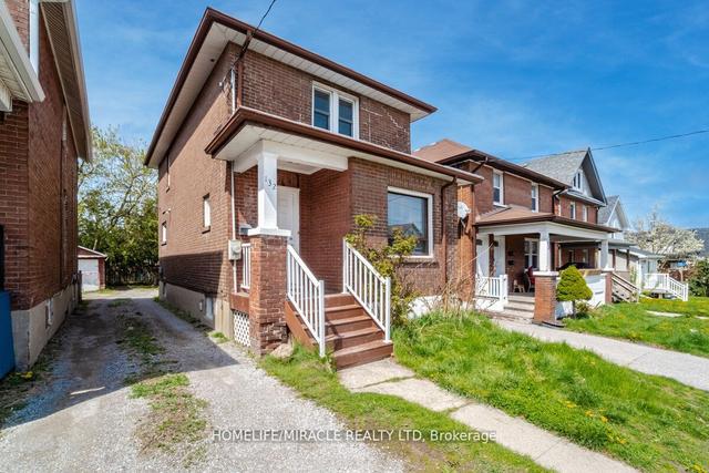 132 Adelaide Ave, House detached with 3 bedrooms, 2 bathrooms and 3 parking in Oshawa ON | Image 1