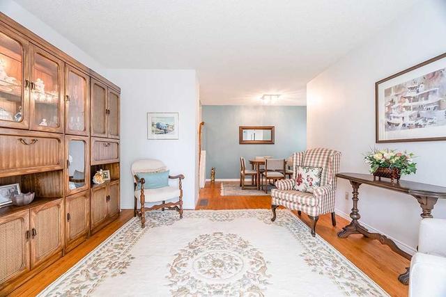 57 Buchanan St, House detached with 3 bedrooms, 2 bathrooms and 4 parking in Barrie ON | Image 7