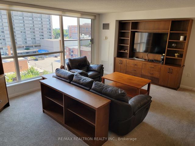 801 - 2 Neptune Dr, Condo with 2 bedrooms, 2 bathrooms and 1 parking in Toronto ON | Image 1