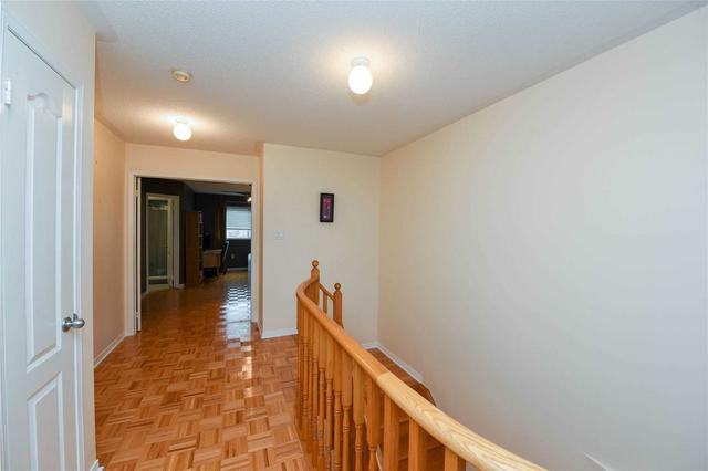 3 Haymer Dr, House attached with 3 bedrooms, 3 bathrooms and 4 parking in Vaughan ON | Image 15