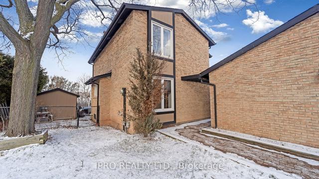 2545 Folkway Dr, House detached with 4 bedrooms, 4 bathrooms and 6 parking in Mississauga ON | Image 31