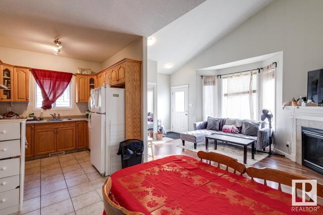 10146 160 St Nw Nw, House semidetached with 4 bedrooms, 3 bathrooms and null parking in Edmonton AB | Image 6