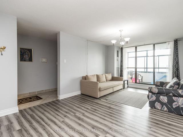1008 - 15 Kensington Rd, Condo with 3 bedrooms, 2 bathrooms and 1 parking in Brampton ON | Image 3